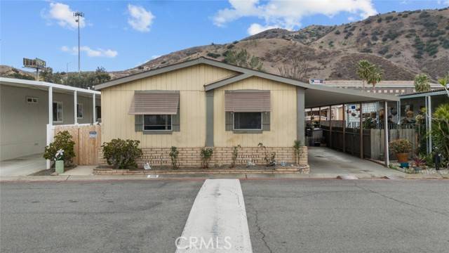 Corona, CA 92880,4901 Green River Road #208