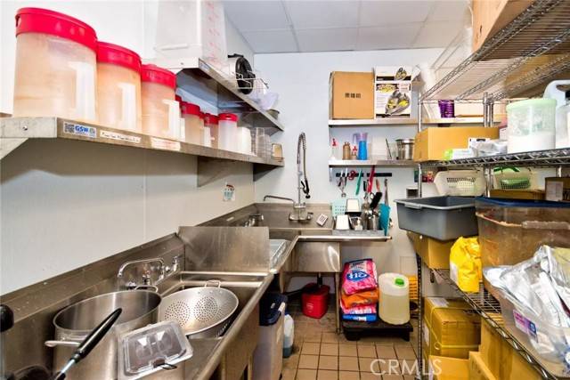 Santa Ana, CA 92705,1951 E Dyer Road