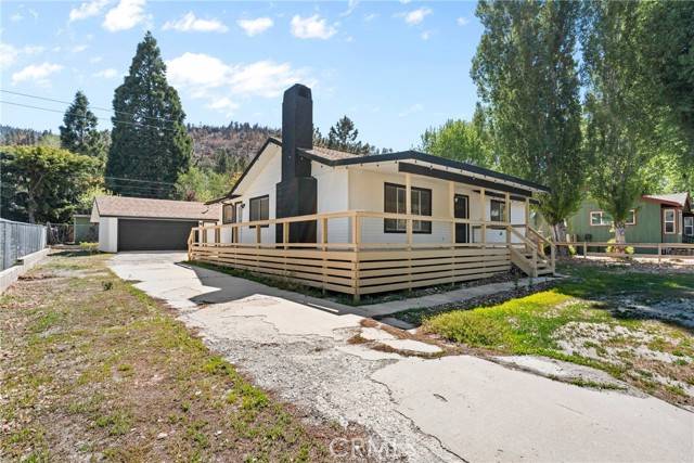 Wrightwood, CA 92397,955 Apple Avenue
