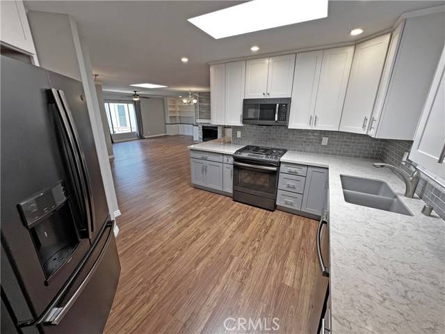 Brea, CA 92821,1352 Silver Lake Place #87