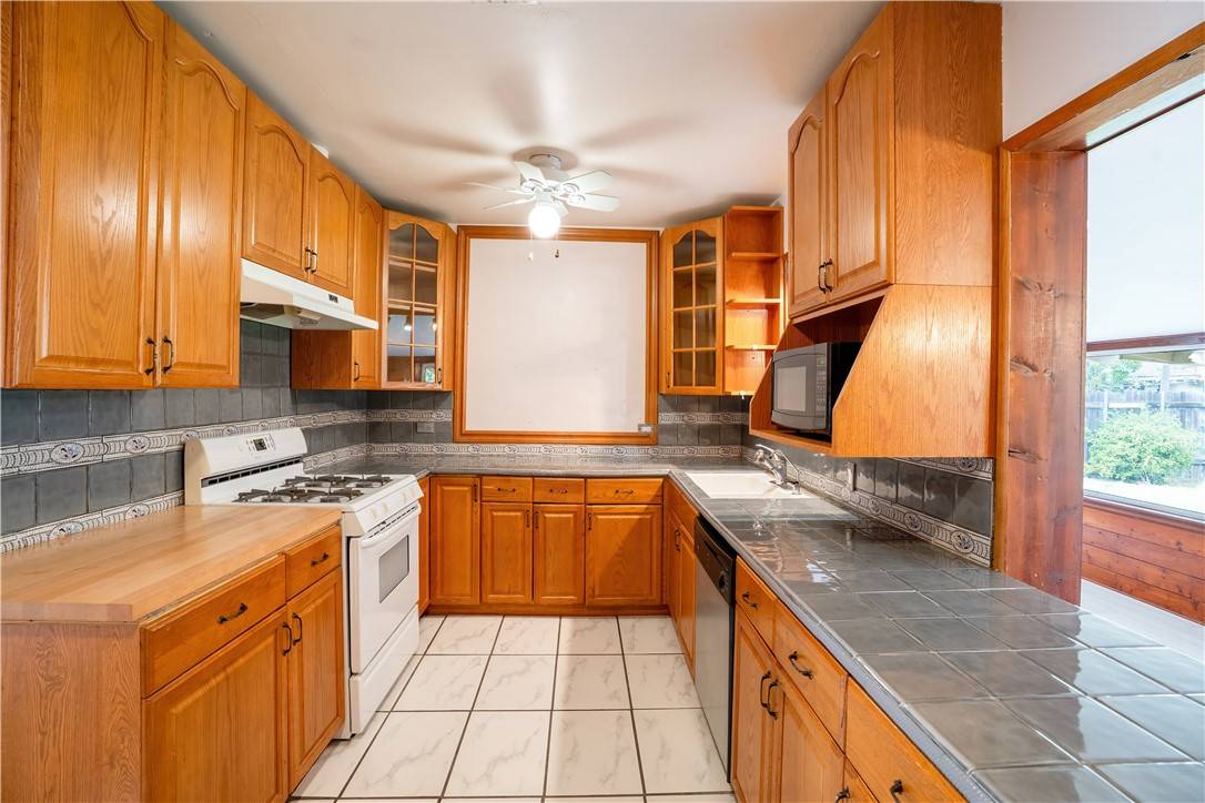 Azusa, CA 91702,208 N Orange Avenue