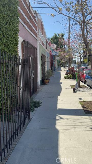 Los Angeles, CA 90004,598 N Hoover