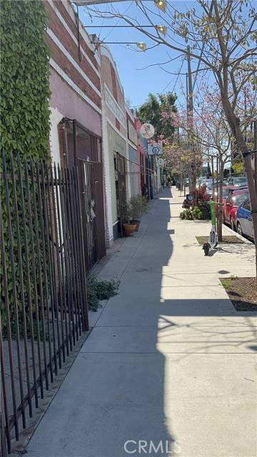 Los Angeles, CA 90004,598 N Hoover