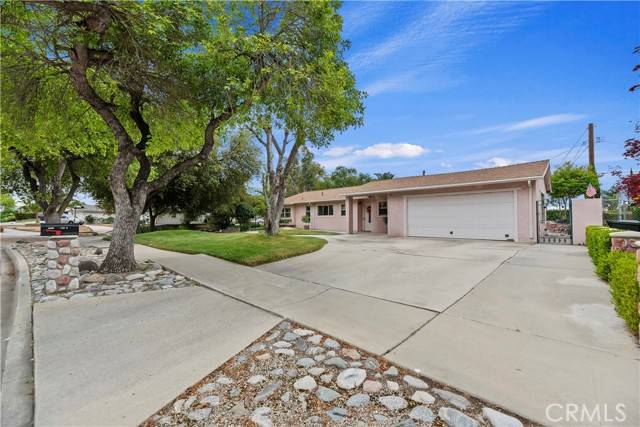 Upland, CA 91786,1327 Grove Avenue