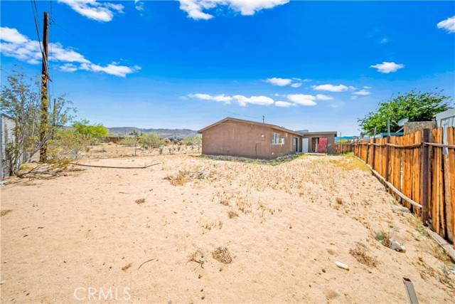 Joshua Tree, CA 92252,6427 Mountain View Street