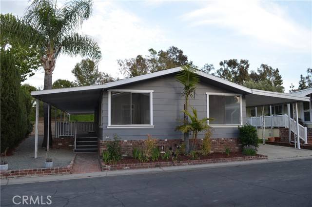 Lake Forest (el Toro), CA 92630,24001 Murilands Boulevard #25
