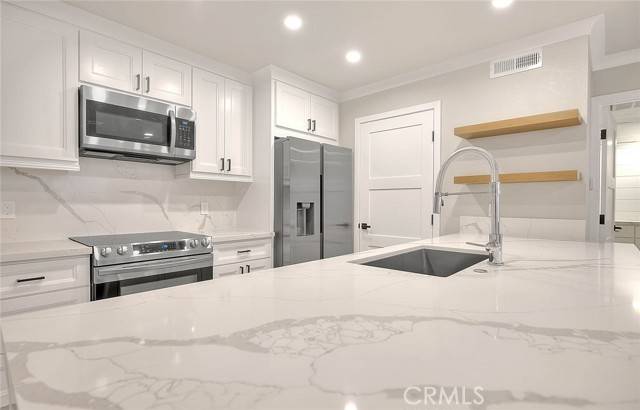 Corona, CA 92879,2040 Las Colinas Circle #104