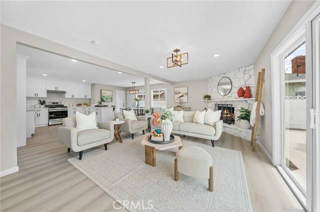 Covina, CA 91722,927 N Rimsdale Avenue