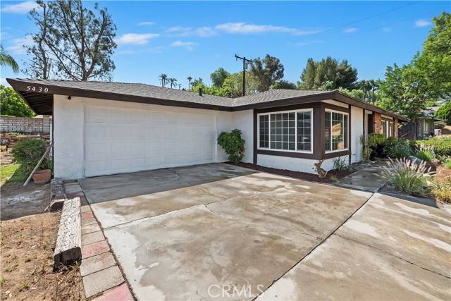 Jurupa Valley, CA 92509,5430 Avenue Juan Bautista