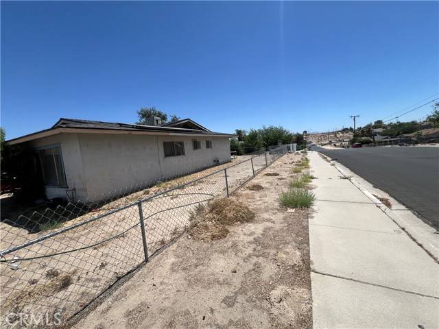 Victorville, CA 92395,14311 Manzanita Road