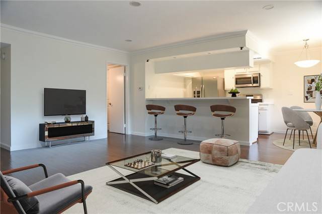 Los Angeles, CA 90068,2700 E Cahuenga Boulevard #2207