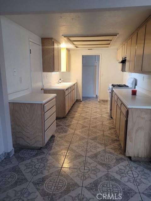 Fontana, CA 92335,17736 Upland