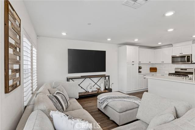 Fontana, CA 92336,7155 Citrus #411