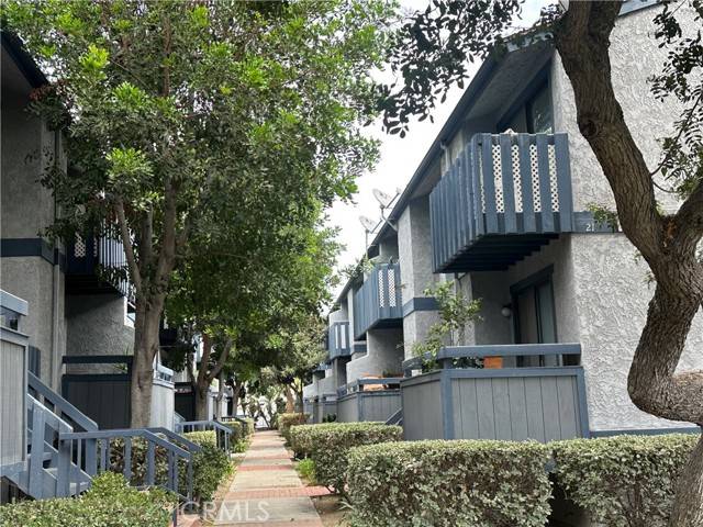 El Monte, CA 91731,10451 Mulhall Street #25