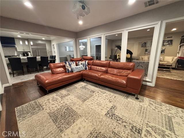 Pasadena, CA 91107,3650 Shadow Grove