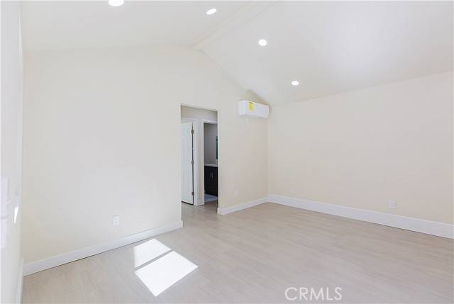 Los Angeles, CA 90029,5257 Fountain Avenue #3/4