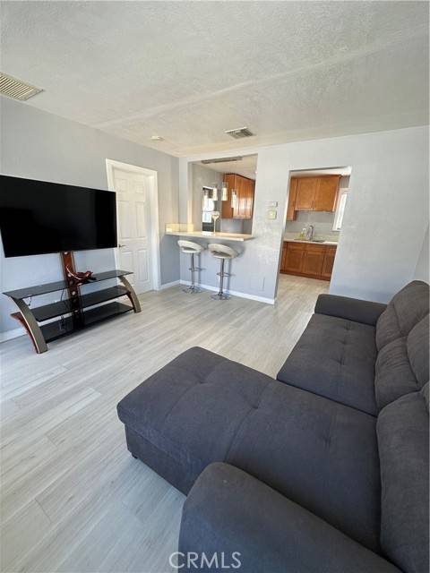 Inglewood, CA 90301,226 E Tamarack