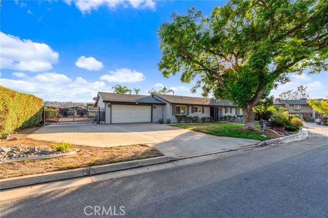 Riverside, CA 92506,1520 Highridge