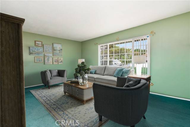 Rialto, CA 92376,885 E Home