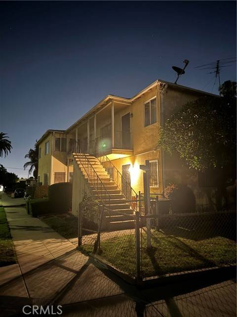 Los Angeles, CA 90016,3446 Hillcrest Drive