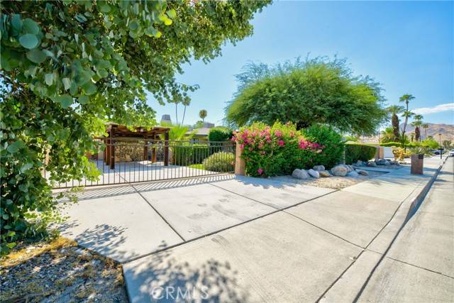 Palm Springs, CA 92264,642 S Mountain View Drive