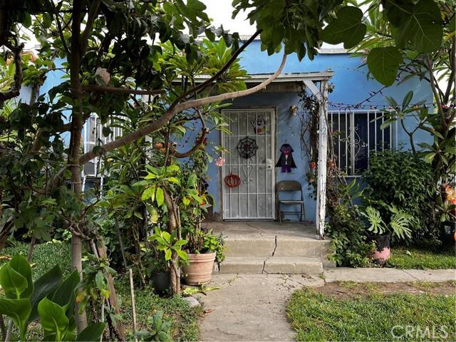 Compton, CA 90221,921 E Pine Street
