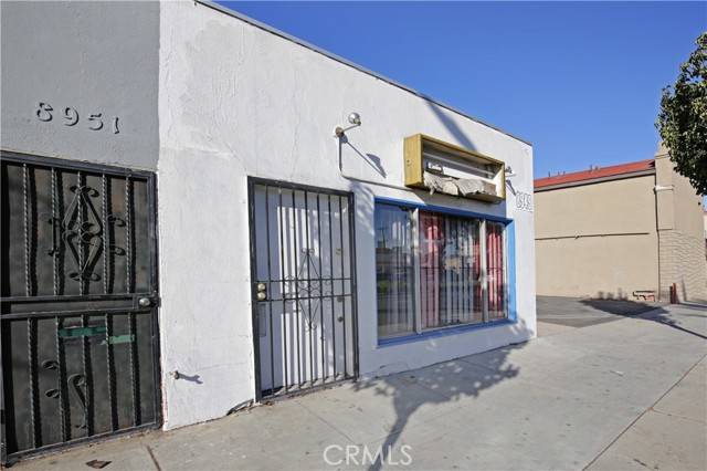 South Gate, CA 90280,8949 Atlantic Avenue