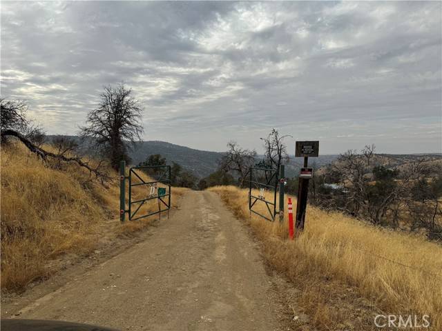 Raymond, CA 93653,38914 Road 810