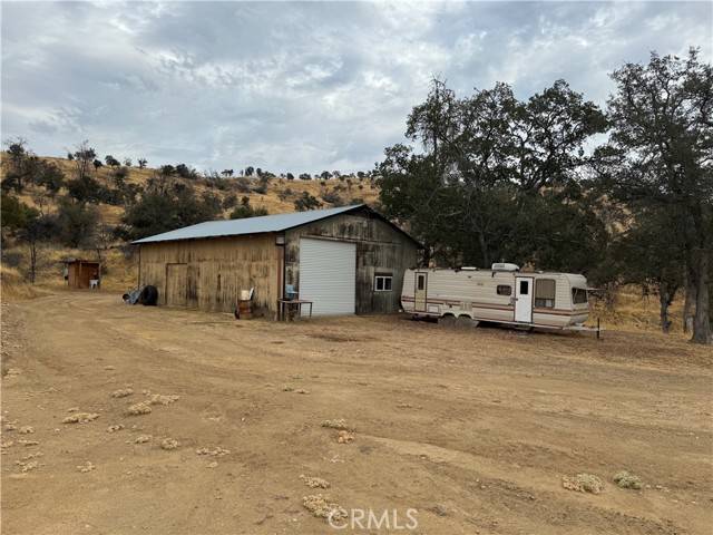 Raymond, CA 93653,38914 Road 810