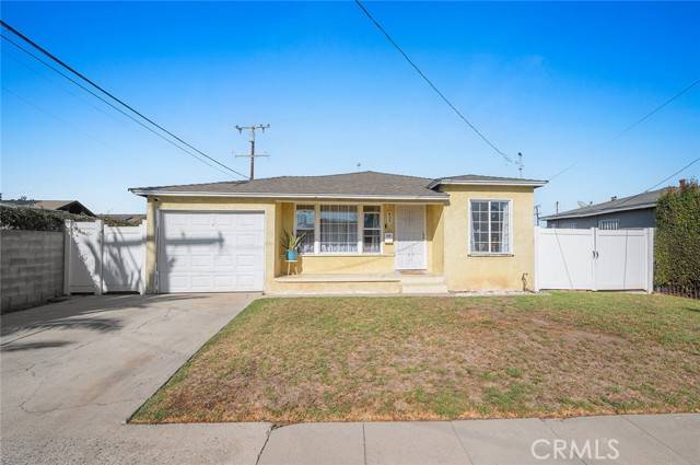 Compton, CA 90220,935 W Poplar Street