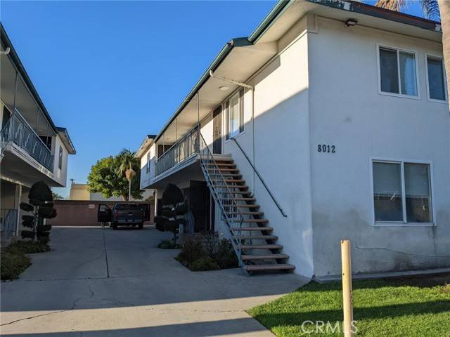 Downey, CA 90242,8012 Duesler Lane #B