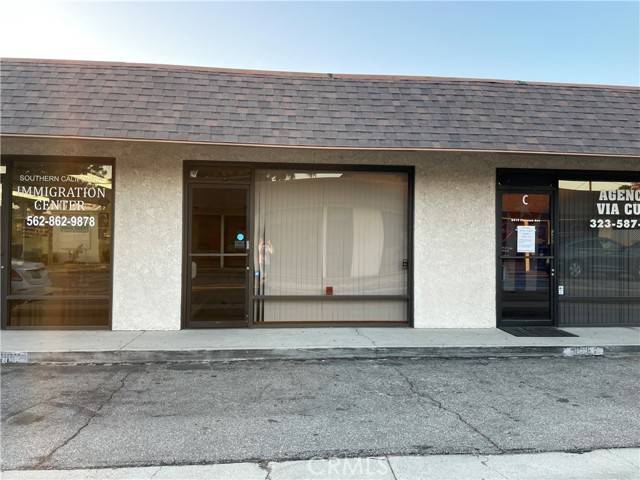 Downey, CA 90240,8419 Florence Avenue