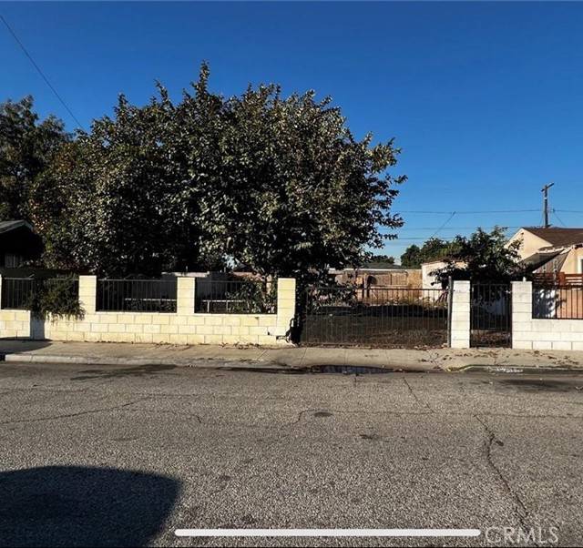 Compton, CA 90220,203 W Reeve Street