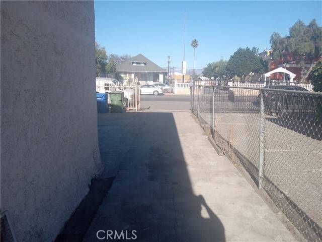 Los Angeles, CA 90011,1210 E Adams Boulevard