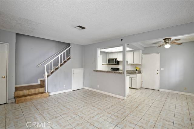Montebello, CA 90640,915 Carob Way #5