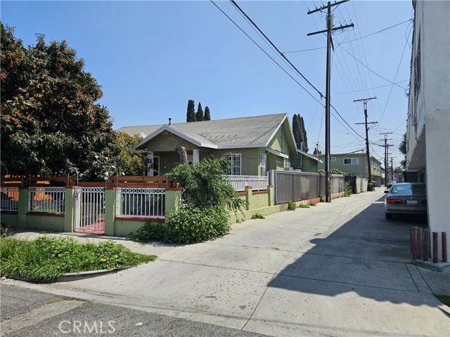 Huntington Park, CA 90255,6362 Arbutus Avenue