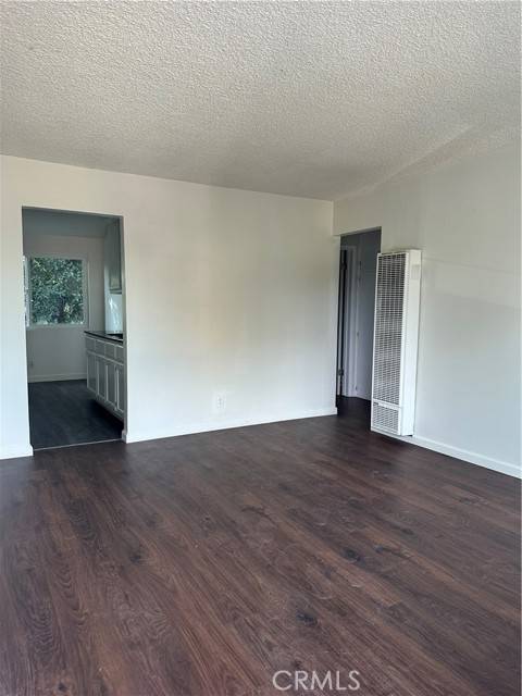 South Gate, CA 90280,8601 Chestnut Avenue