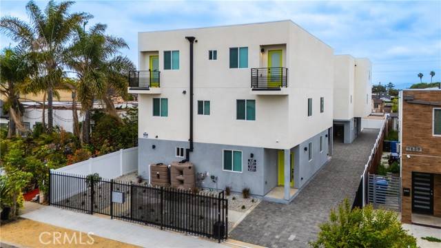 Los Angeles, CA 90047,1643 W 82nd Street