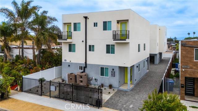 Los Angeles, CA 90047,1643 W 82nd Street