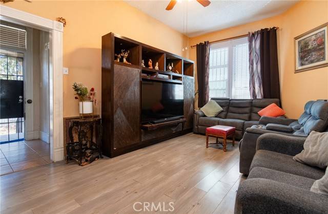 Los Angeles, CA 90003,126 E 95th Street