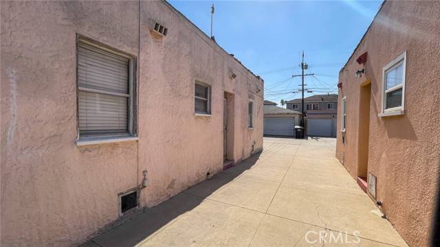 South Gate, CA 90280,8933 Bowman Avenue
