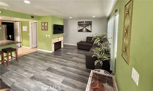 Paramount, CA 90723,13955 Arthur Avenue #4