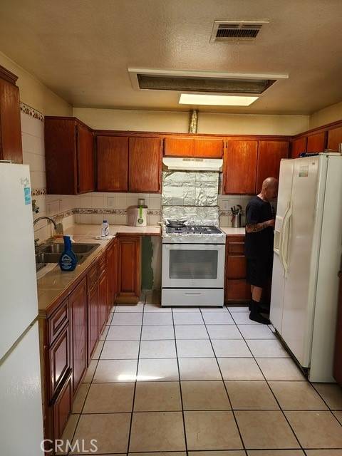 Fontana, CA 92335,14680 Upland Avenue