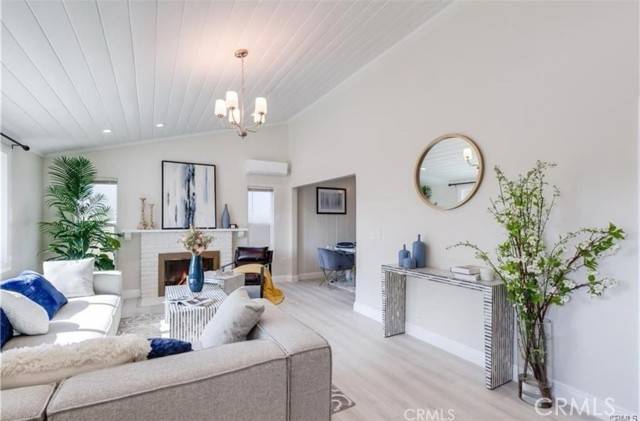 North Hollywood (los Angeles), CA 91606,6171 Cleon Avenue