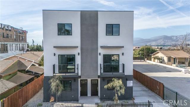 Los Angeles, CA 90003,5889 Brentwood Street