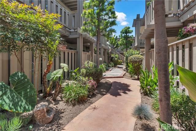Long Beach, CA 90810,3265 Santa Fe Avenue #145