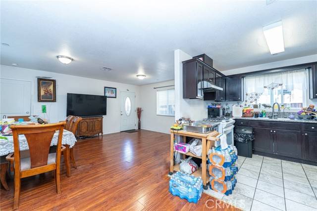 Los Angeles, CA 90001,8219 Crockett Boulevard