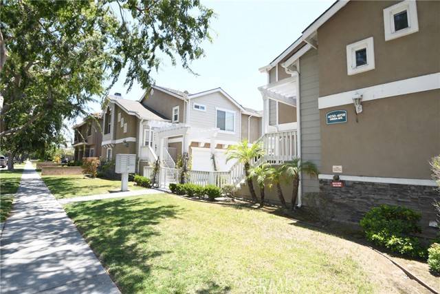 Los Alamitos, CA 90720,4056 Green Avenue