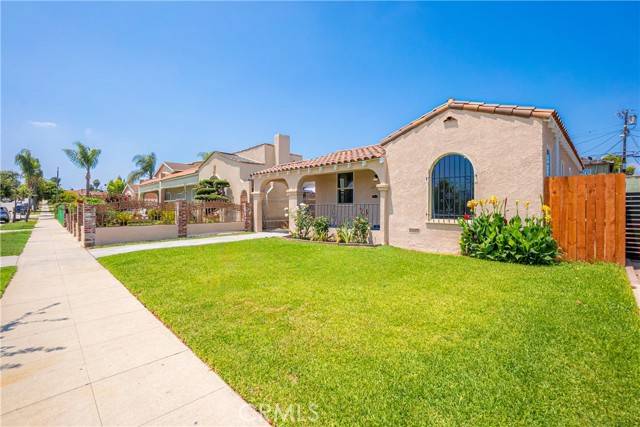 Los Angeles, CA 90047,6617 Haas Avenue