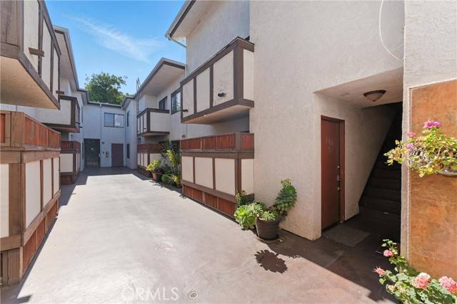 Van Nuys (los Angeles), CA 91401,6250 Fulton Avenue #104